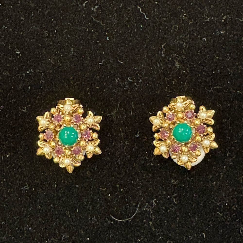 VTG Signed Florenza Clip Floral Earrings Green Cabachon Purple & Pearl Accents